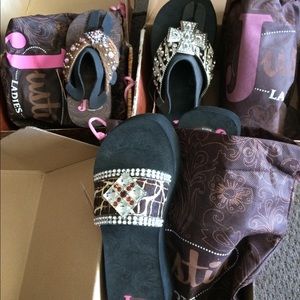 Ladies Justin Sandals, Men’s Servus boots